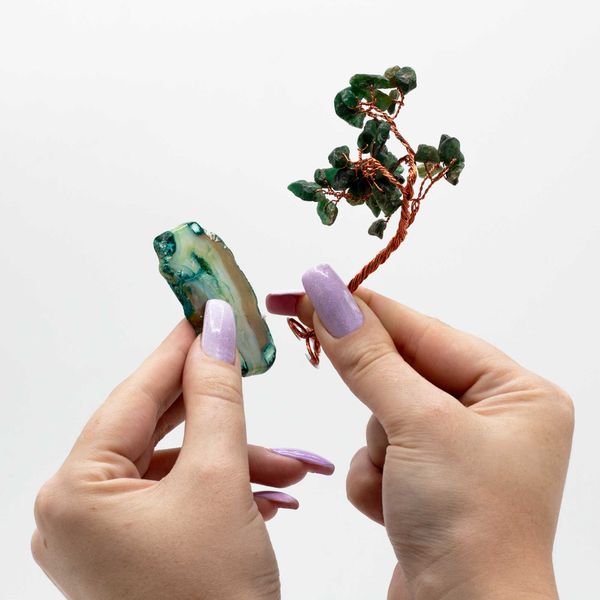 Дърво със Скъпоценни Камъни - 35 камъчета (избрани)