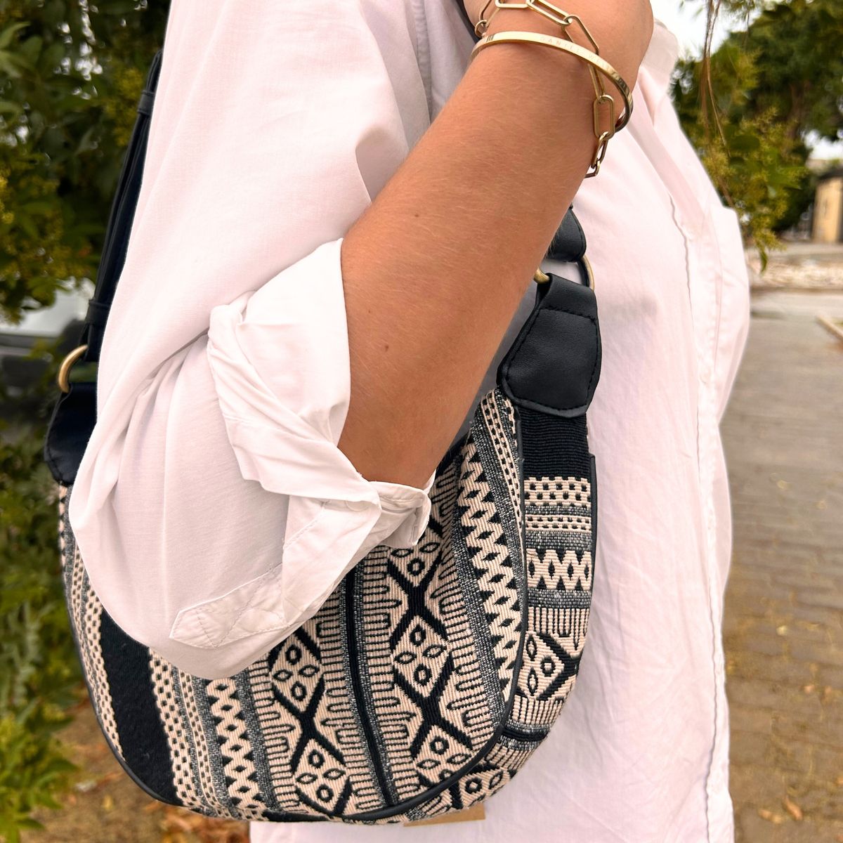 Mala Hobo em Jacquard - Cinza Metro (alça preta)