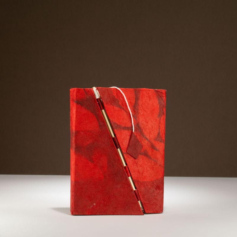 Med Lokta Bold Floral Bamboo Lock Notebook (15x12cm) - 45 leafs - Ruby
