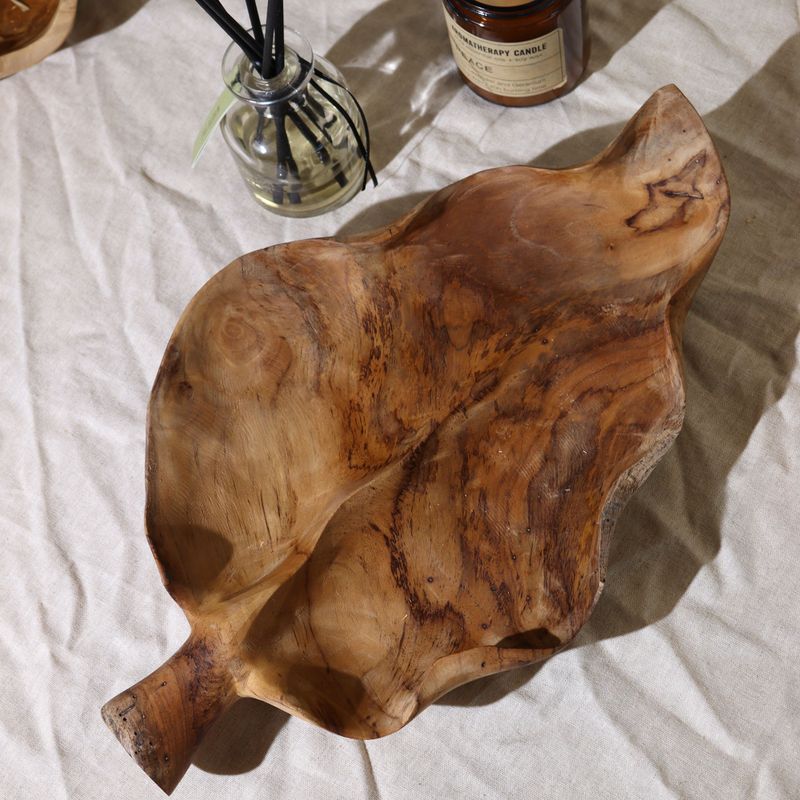 Grand bol à fruits en forme de feuille en bois de teck - 40x24x5cm