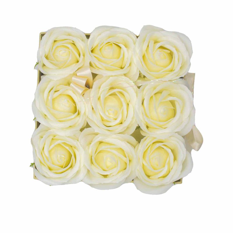 Coffret Cadeau de Fleurs de Savon - 9 Roses Crème - Carré