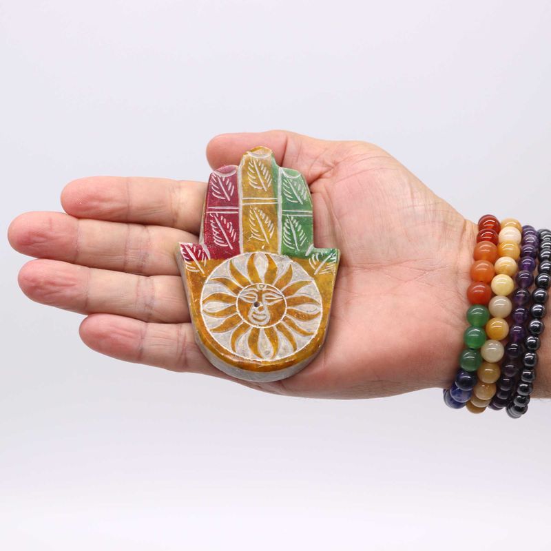 Porte-encens en pierre à savon Hamsa 9x6 cm - Visage de Soleil