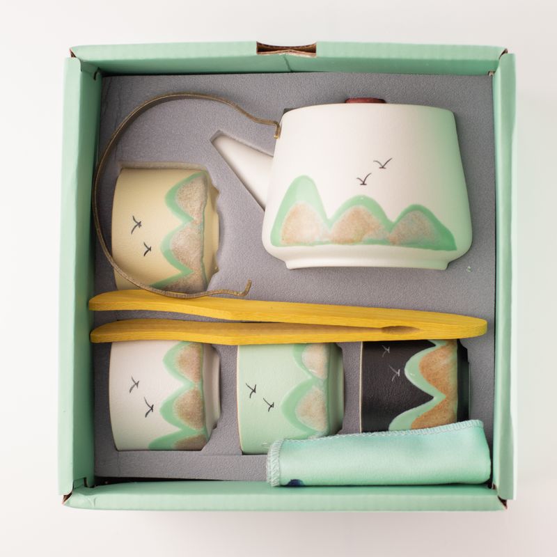 Thousand Miles - Tea Set - Four Cups - Cerimonial Cloth & Bamboo Grip