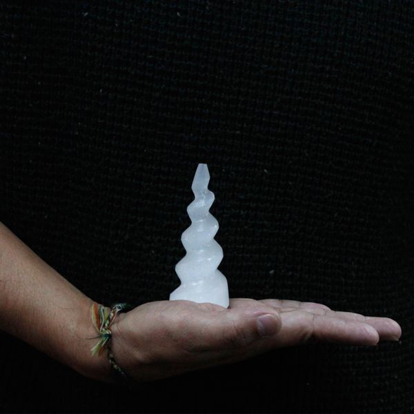 Tour Sélénite Spirale Licorne - 10 cm