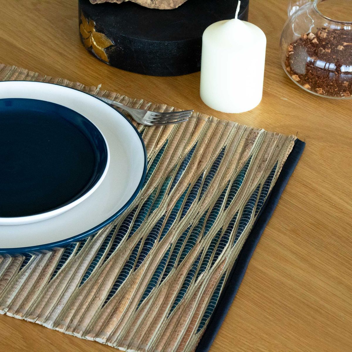 Toalha de Mesa Individual Jacinto de Água Natural - Ondas Azuis