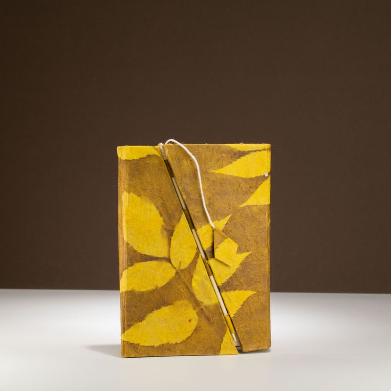 Med Lokta Bold Floral Bamboo Lock Notebook (15x12cm) - 45 leafs - Mustard Brown