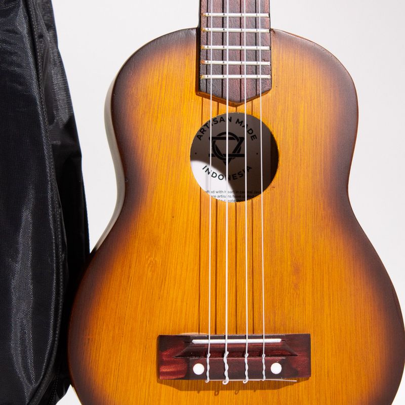 Ukulélé artisanal - Finition dégradée orange Sunburst (4 cordes)