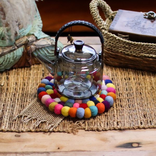 Set de Table Ronds en Boules de Feutre – 20 cm Multicolores