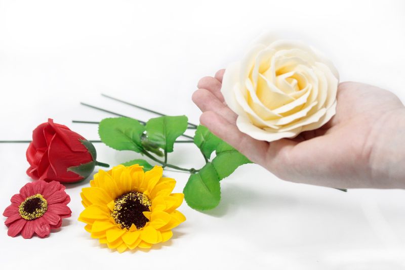 Roses de Savon  pour Bouquet- Medium/Blanc