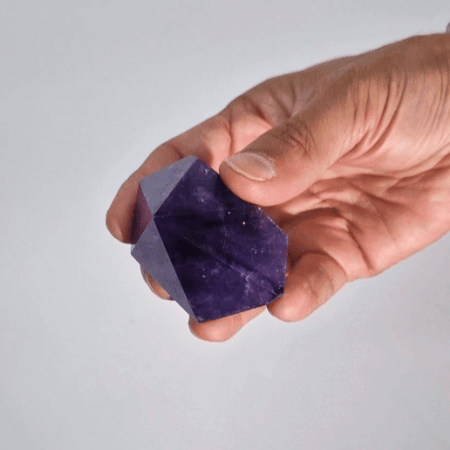 Petites pointes d'améthyste aux couleurs riches (environ 4 à 5,5 cm)