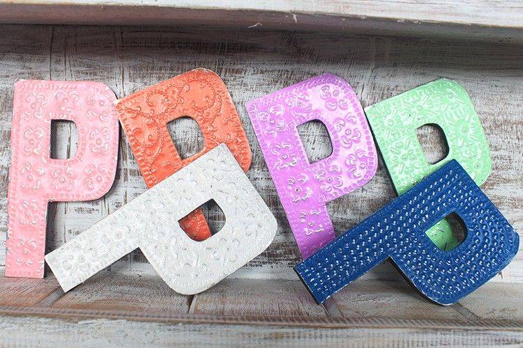 Lettres multi couleurs - Couleurs assorties -Lettre "P"  - 15cm