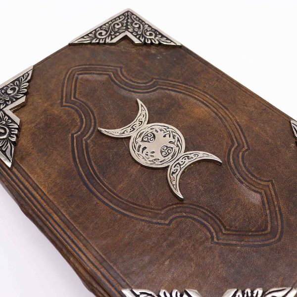 Записна Книга з Коричневої Шкіри із Необрізаним Краєм - Декор з Цинку "Потрійний Місяць" 26×18 см