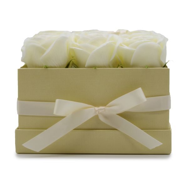 Coffret Cadeau de Fleurs de Savon - 9 Roses Crème - Carré