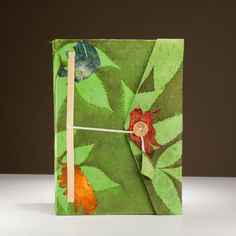 Lrg Lokta Bold Floral Notebook (21x15cm) - 45 leafs - inc bookmark - Moss Green