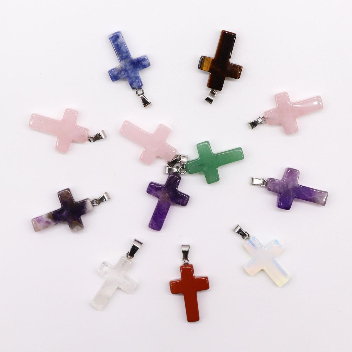 Pingentes de cruzes com pedras preciosas - 25x18 mm