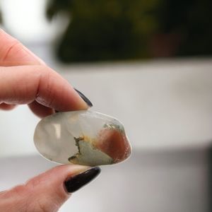 Средни по Големина Африкански Полирани Камъни