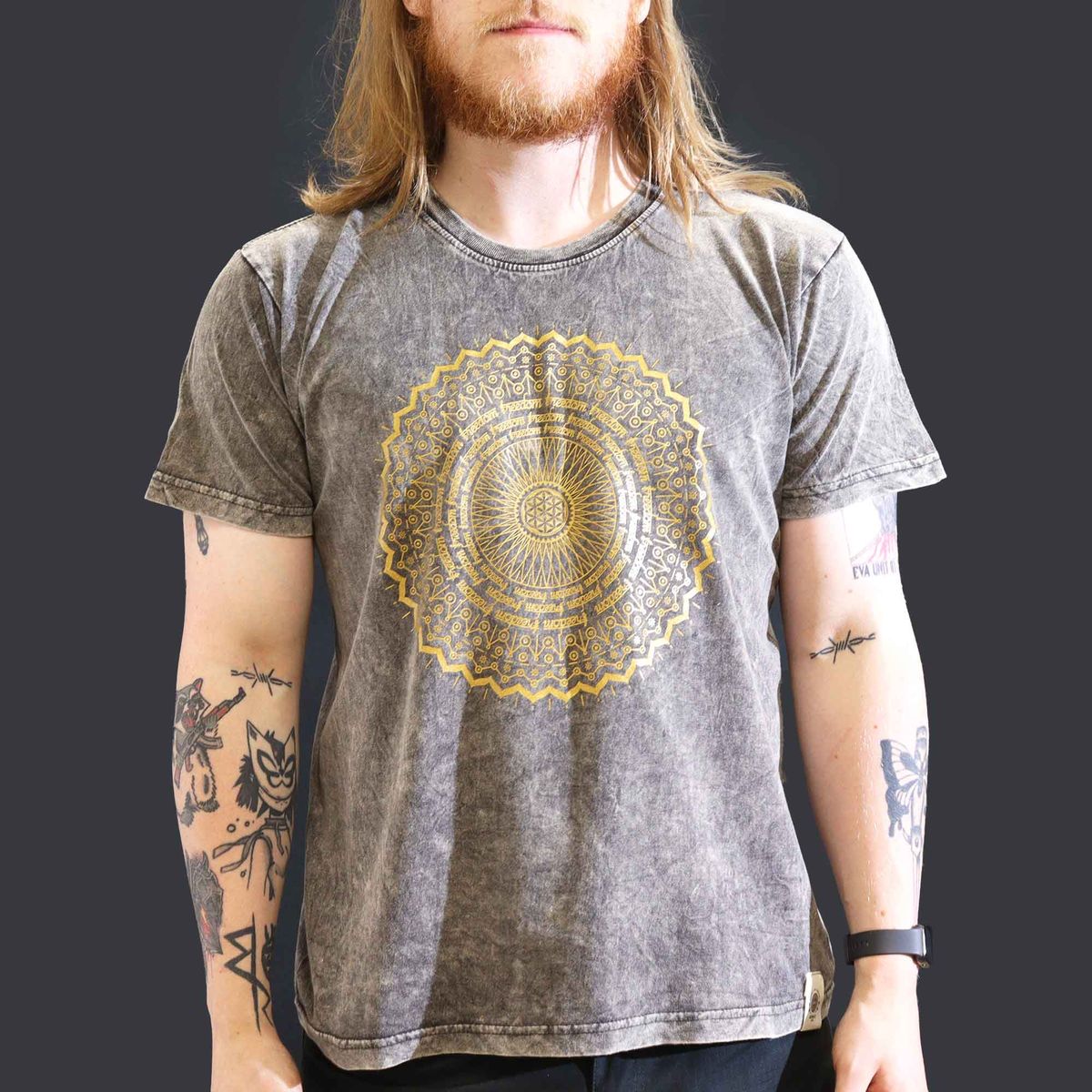 Camiseta Nomad Sari Tamanho Grande - Mandala - Cinza escuro
