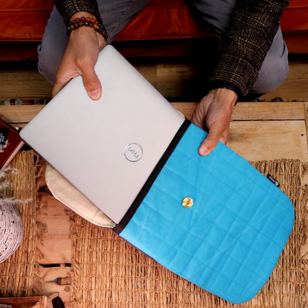 Funda acolchada para portátil y tableta Nomad Sari