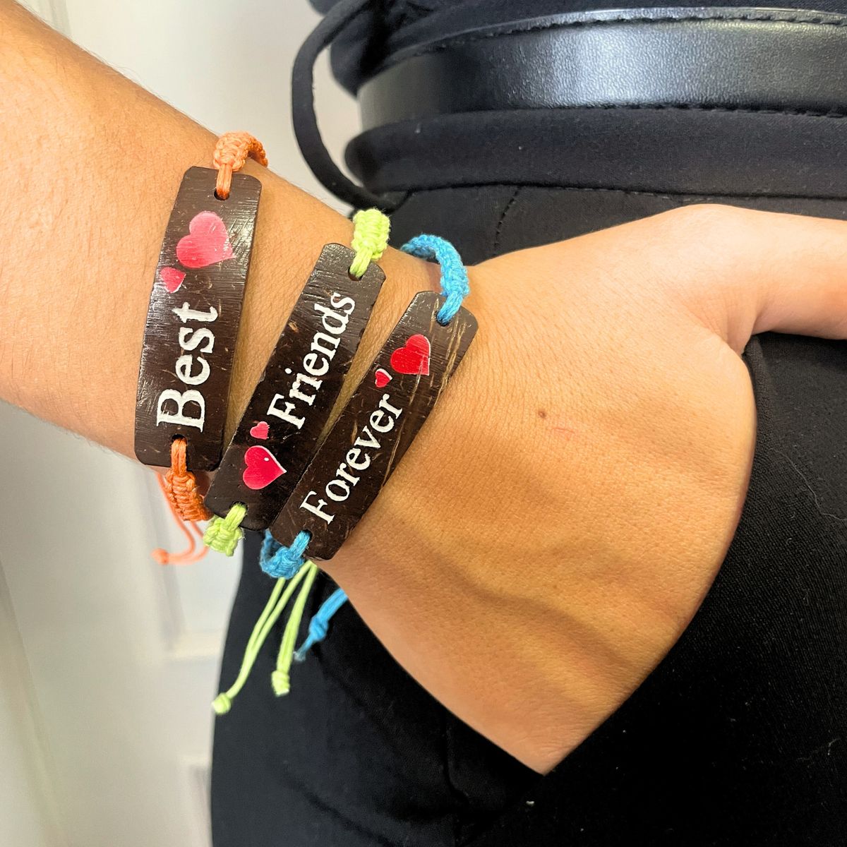 Pulseiras da Amizade Feitas à Mão - Amigos com Estampado de Coco (sortido)