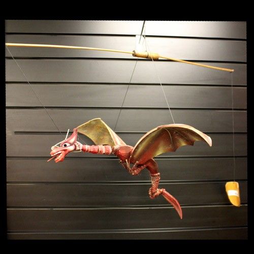 Dragão Voador Vermelho Larg 46 cm