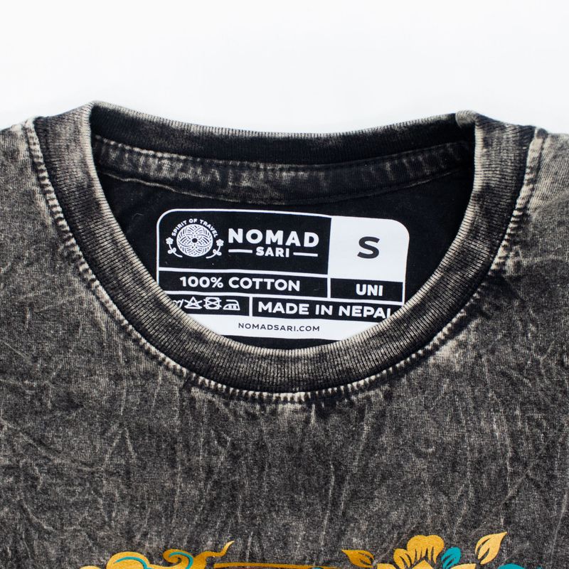 Nomad Sari Camiseta de algodón lavado a piedra - Brújula de la vida - Gris carbón - Pequeño