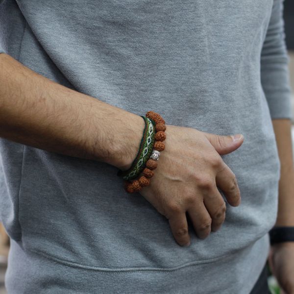 Rudraksha Buddha Mala Náramek - Hnědý
