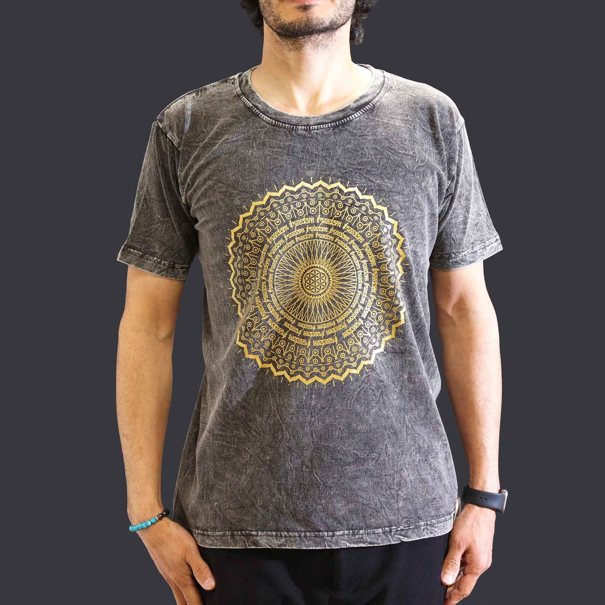 Camiseta Nomad Sari Média - Mandala - Cinza escuro