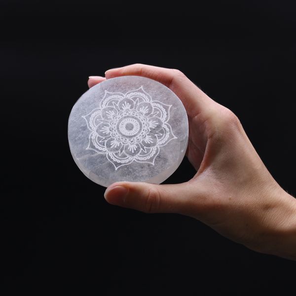 Petite Plaque de Sélénite 8cm - Mandala Design