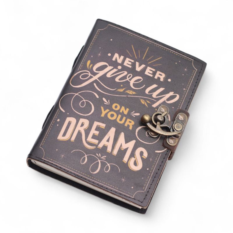 Шкіряний Блокнот "Never Give Up On Your Dreams" - 200 Сторінок 18х13 см