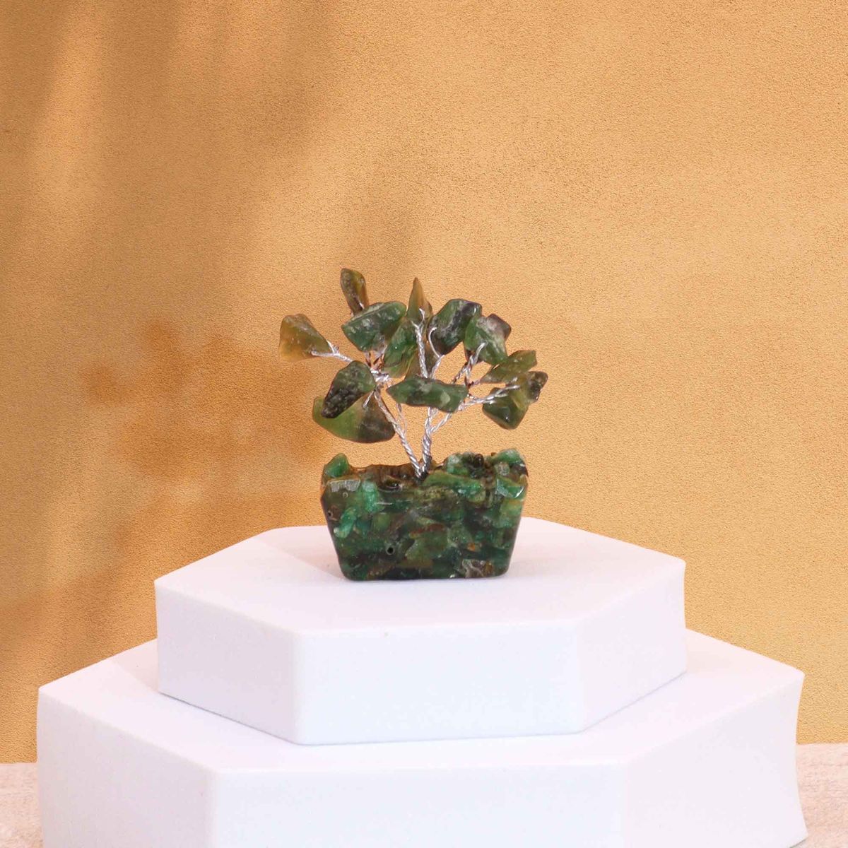Mini árvore de pedras preciosas com base em orgonite - Aventurina verde (15 pedras)