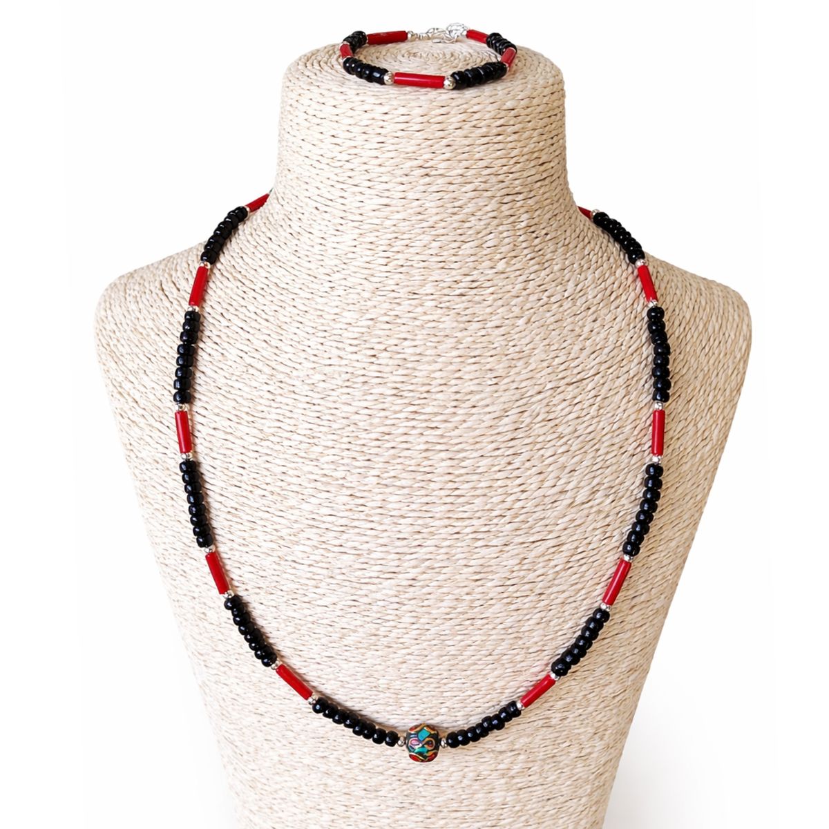 Colares & Pulseiras de Nepal