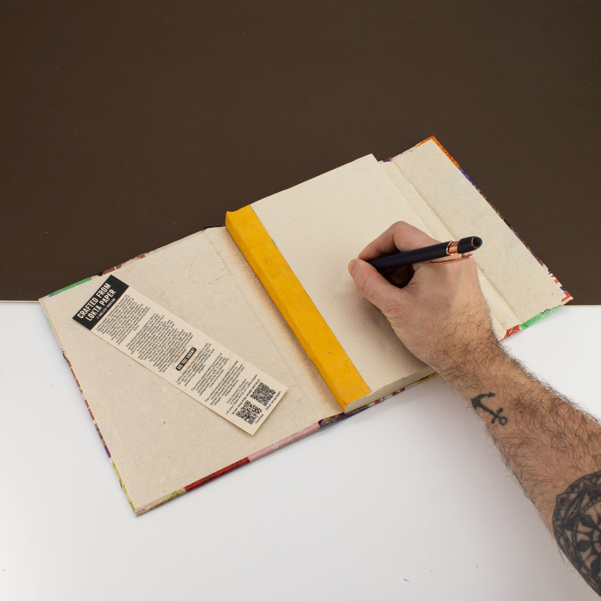 Stor Lokta Anteckningsbok - Lapptäcksmönster (21x15cm) - 45 blad - inkl. bokmärke - Flerfärgad