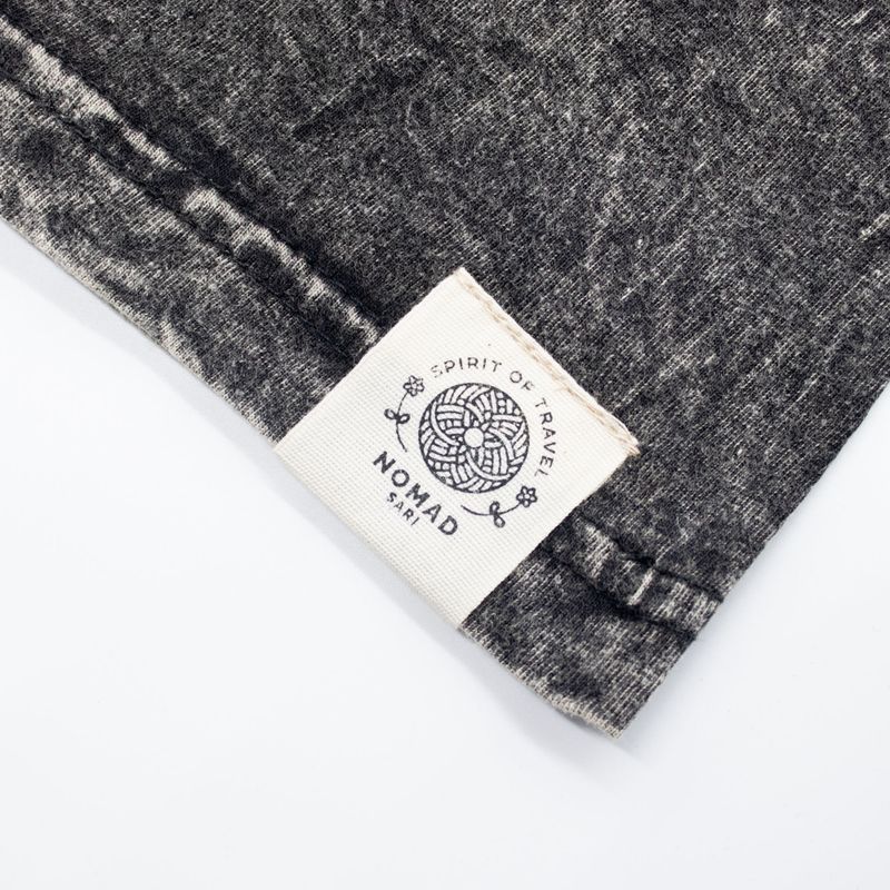 Nomad Sari Camiseta de algodón lavado a piedra - Brújula de la vida - Gris carbón - Pequeño