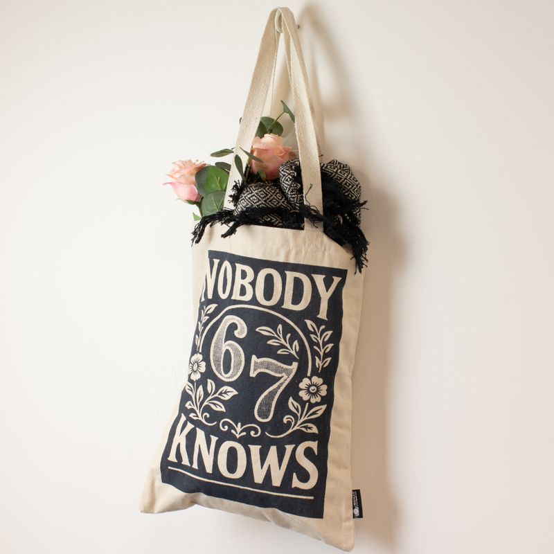 Iconic Toni Tote Bag - Nobody Knows 67 (41x31cm) - Natural 10oz