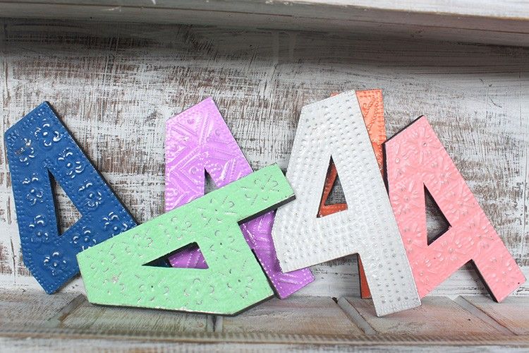 Chiffre multi couleurs - Couleurs assorties -Chiffre "4"  - 15cm
