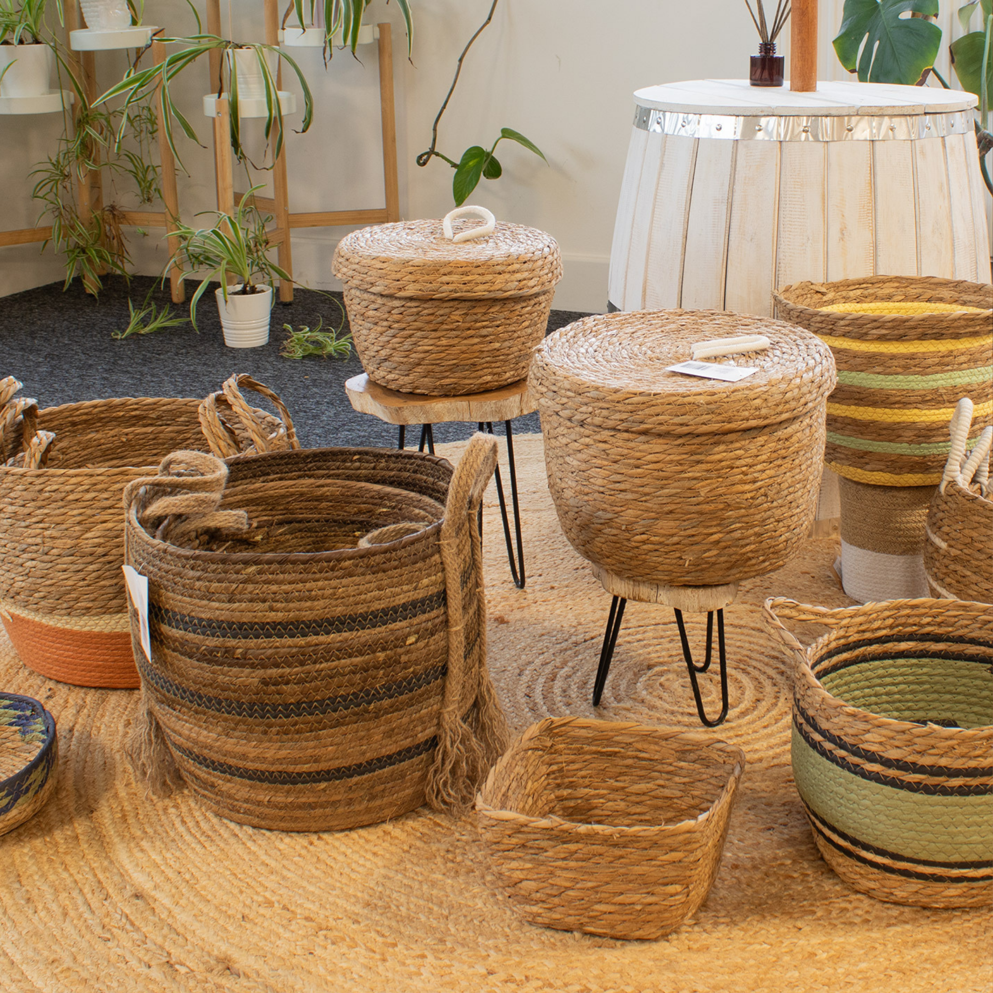 Cesta de Hoja de Plátano y Hierba Marina