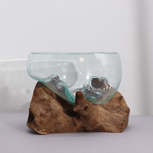 Vidrio reciclado soplado sobre madera