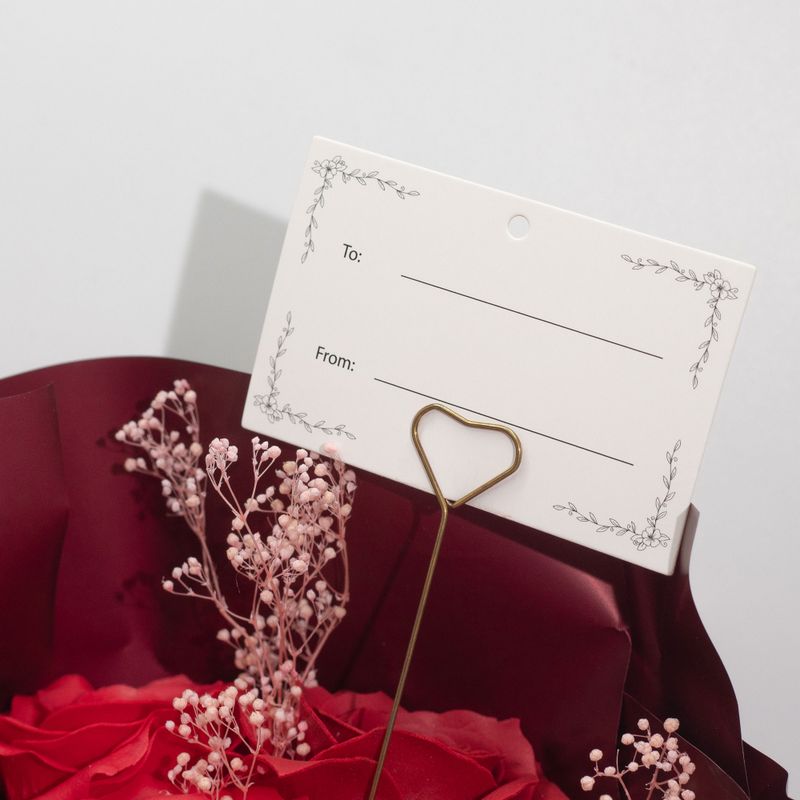 Ramo Grande de Rosas Vermelhas – O Amor é Eterno – Cartão de Presente
