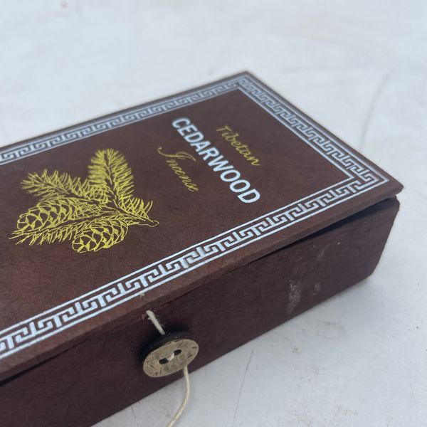 Coffret Cadeau d'Encens Sughandit Dhoop de l'Himalaya - Bois de Cèdre