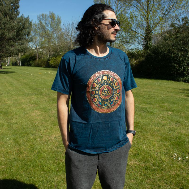 Camiseta de algodón lavado a piedra Nomad Sari - Mantente Salvaje, Hijo de la Luna - Azul - Pequeño