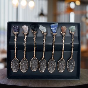 Conjunto de Cucharas con Piedras Preciosas