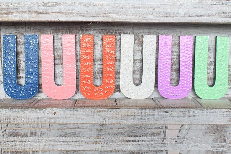 Lettres multi couleurs - Couleurs assorties -Lettre "U"  - 15cm
