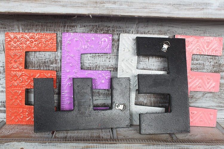 Lettres multi couleurs - Couleurs assorties -Lettre "E"  - 15cm
