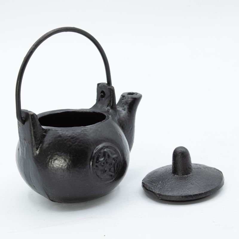 Small Cast Iron Ritual Pot with Pentagon 8x8x10cm