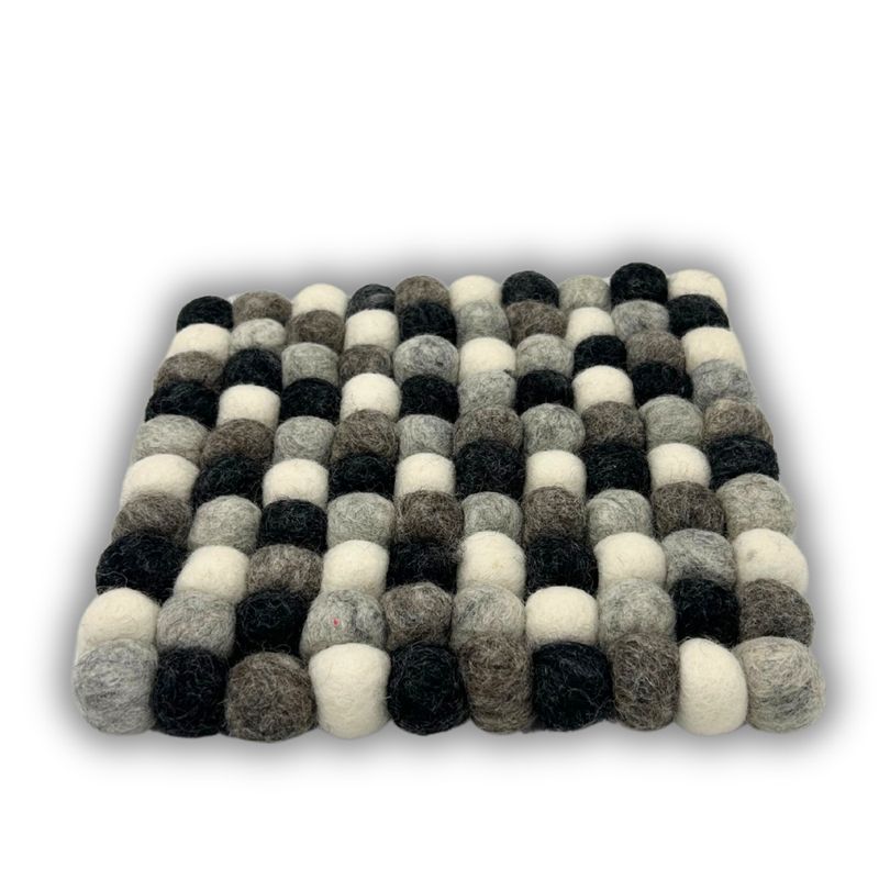 Sous-verres Carrés en Boules de Feutre – 10 cm Gris Multicolores (set de 4)