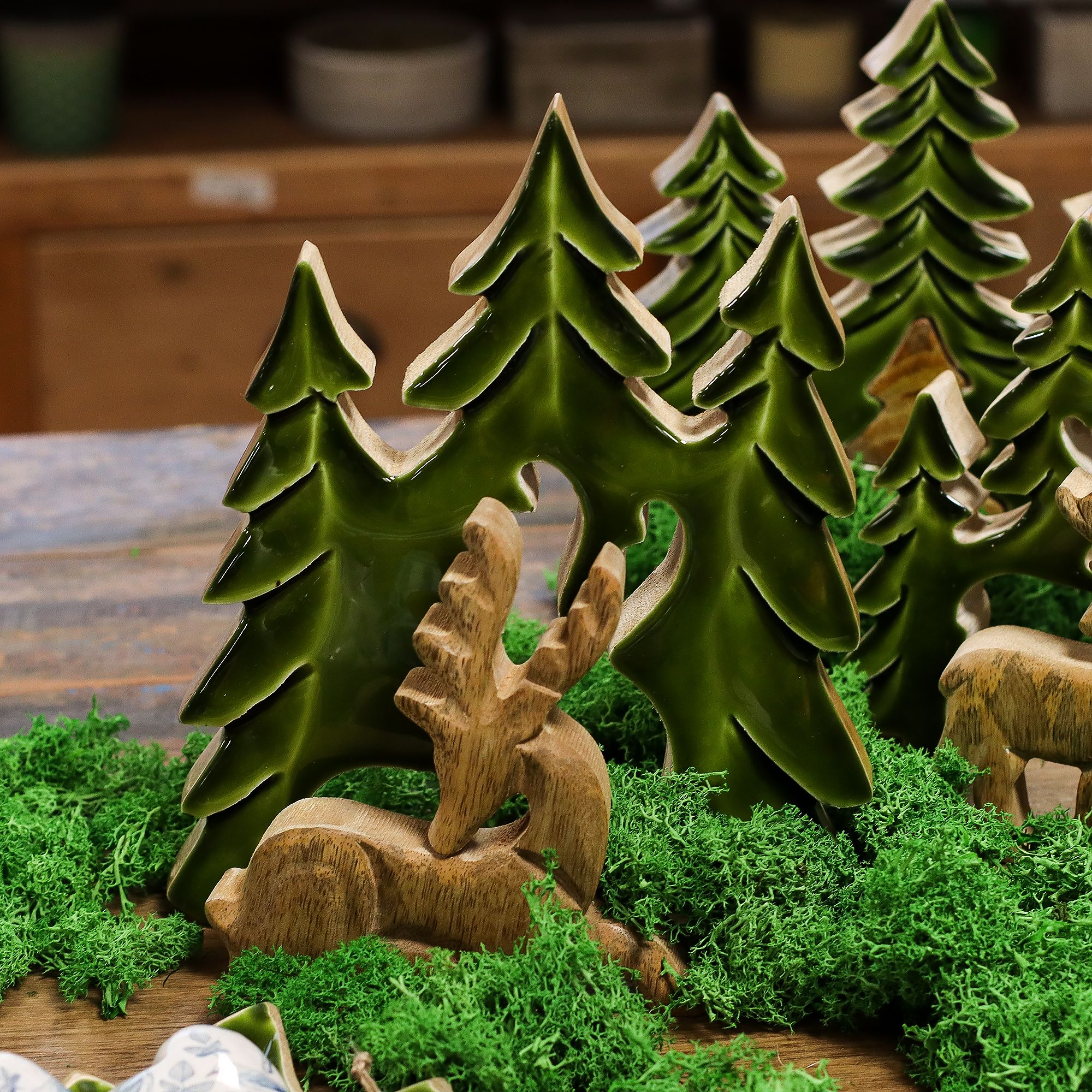 Vilse i Skogen - Hjort i Skogen - 3D Trädekoration - 23x20cm