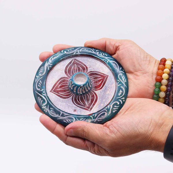 Porte-encens en pierre à savon Disque 12 cm - Quatre Pétales (porte cônes et bâtonnets)