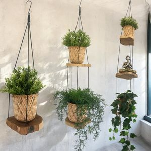 Hänghyllor i Gamalträ