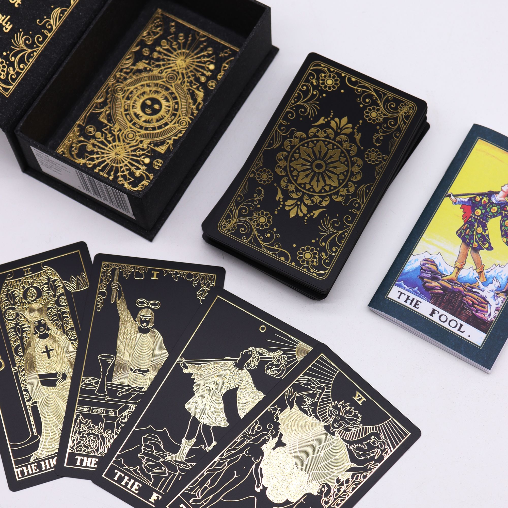 Tarot sa Zlatnim Tiskom i Knjižicom u Setu - Poklon Kutija
