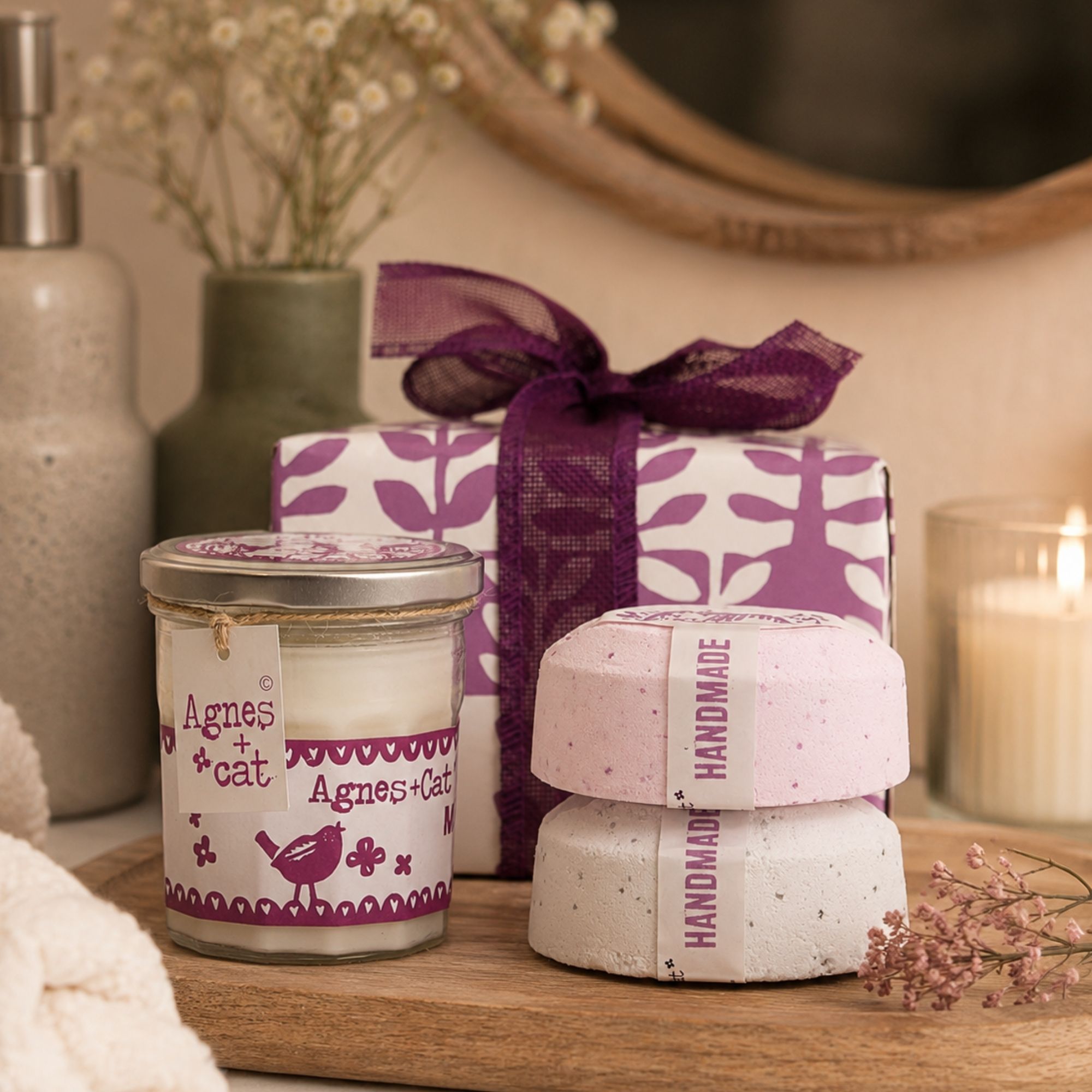 Agnes & Cat Gift Boxes with Candle and 2 Bath Fizzers